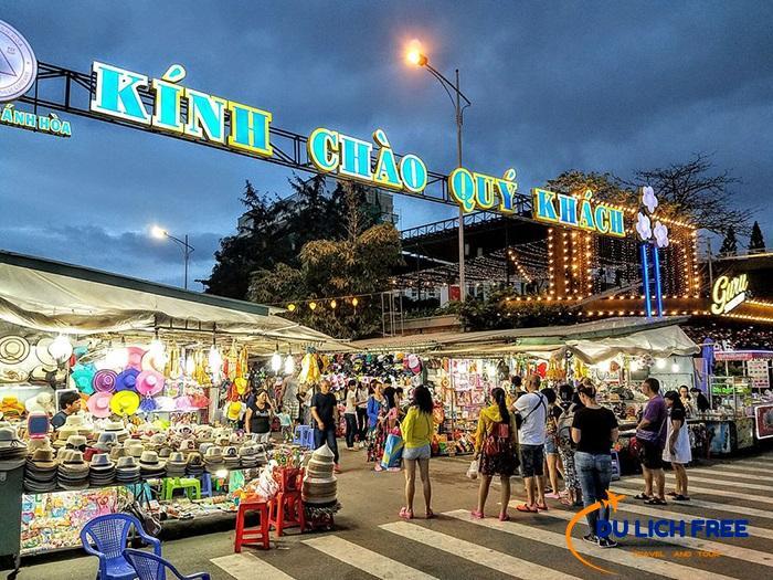 dac-san-nha-trang-ve-dem Chợ đêm Nha Trang