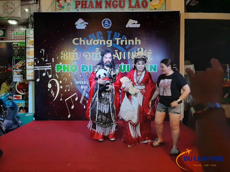 Tham gia các chương trình văn nghệ tại phố đi bộ bùi viện