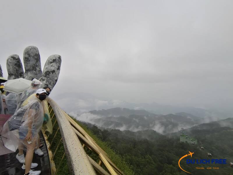 Giá vé du lịch cầu Vàng Bà Nà Hills