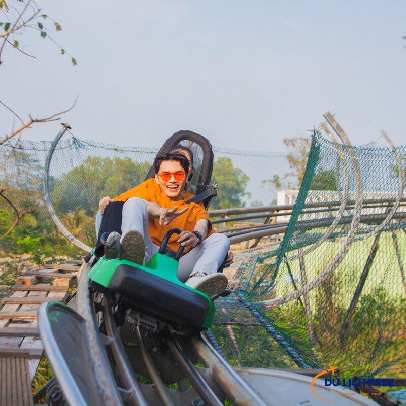 Hành trình vượt dốc cùng Alpine Coaster tại Hồ Mây