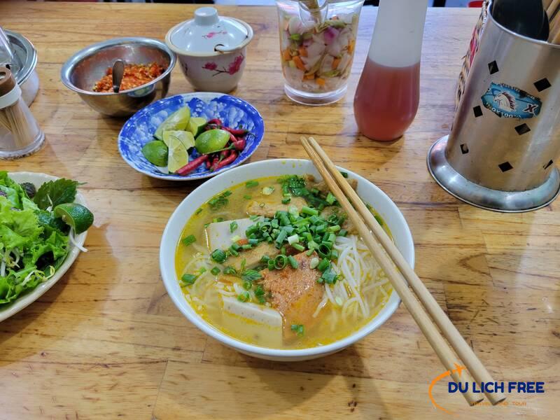 Bún chả cá Chợ Chiều