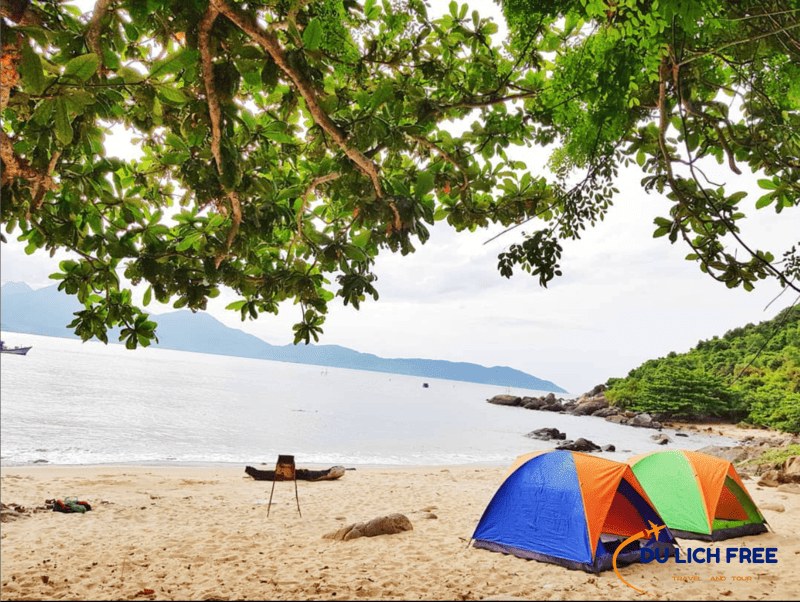 Camping cùng bạn bè tại bãi cát vàng đà nẵng