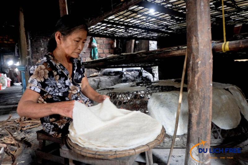 Khám phá quy trình làm bánh tráng tại Túy Loan