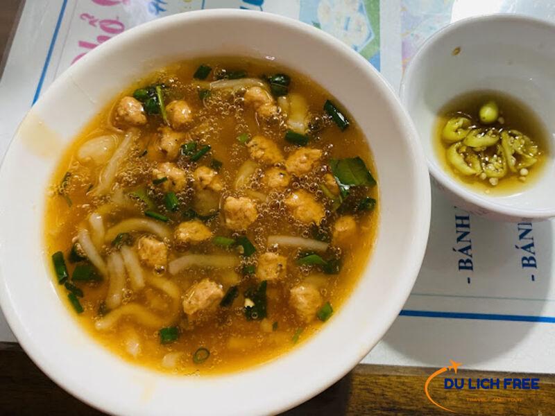 Bánh canh Nam Phổ đậm đà, vừa miệng tại 313 Hoàng Diệu