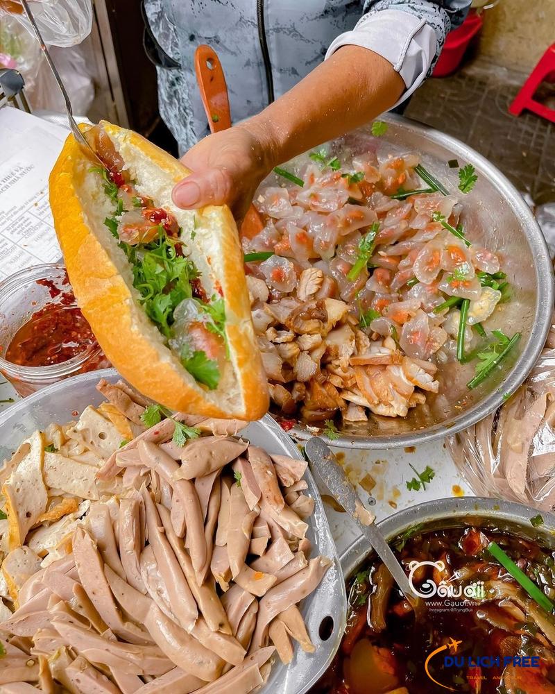 Khám phá bánh mì bột lọc tại chợ Cồn