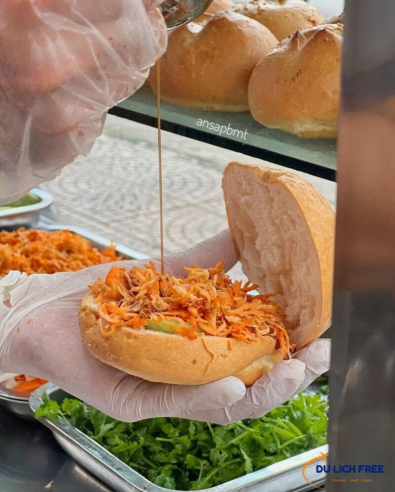 Bánh mì gà Cô Choux | món ngon không thể bỏ qua tại Đà Nẵng