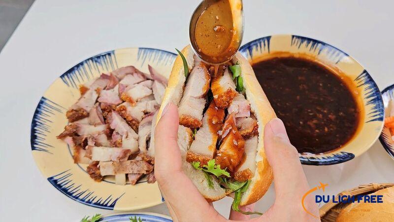 Bánh mì heo quay Cô Hoa Đà Nẵng