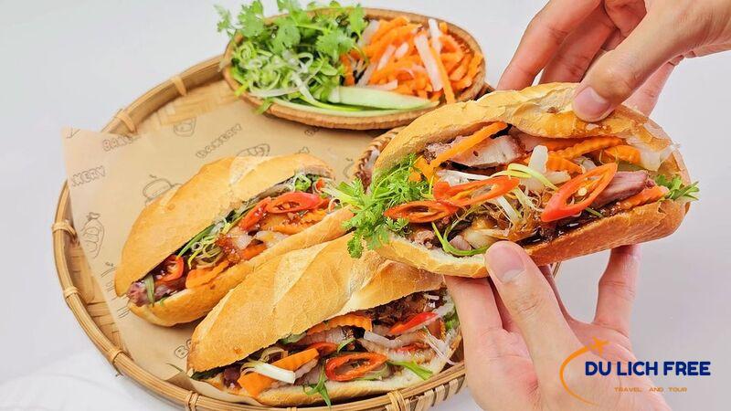 Bánh mì heo quay Ông Phú Đạt Đà Nẵng