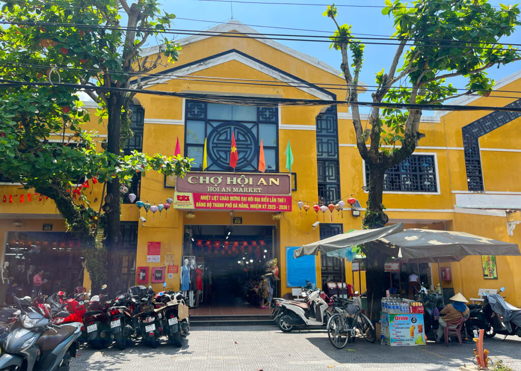 Cổng chợ Hội An (Hoi An Market)